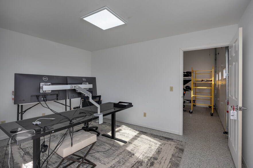 More Photos Of 6580 Lake Rd, Windsor Warehouse For Sale