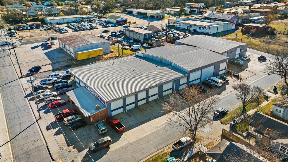 More Photos Of 1100 S O St, Fort Smith Auto Repair For Sale