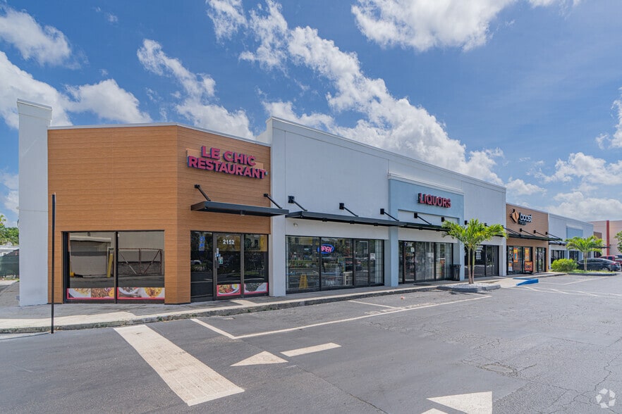 More Photos Of 2152-2192 W Oakland Park Blvd, Oakland Park Storefront For Lease