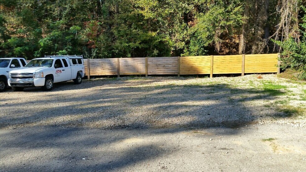 More Photos Of 2370-2380 Capital Cir NE, Tallahassee Unknown For Lease