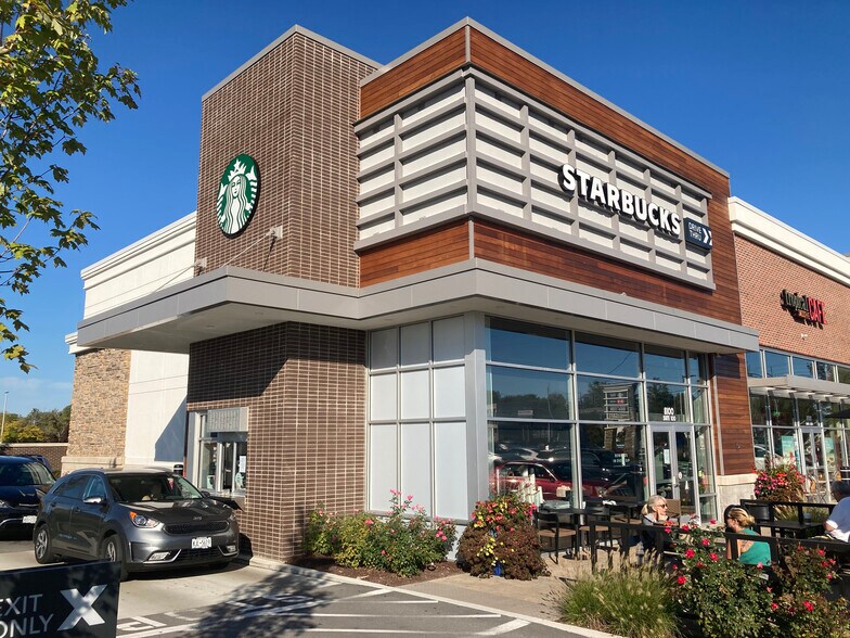 More Photos Of 2379 Maple Rd, Williamsville Unknown For Lease