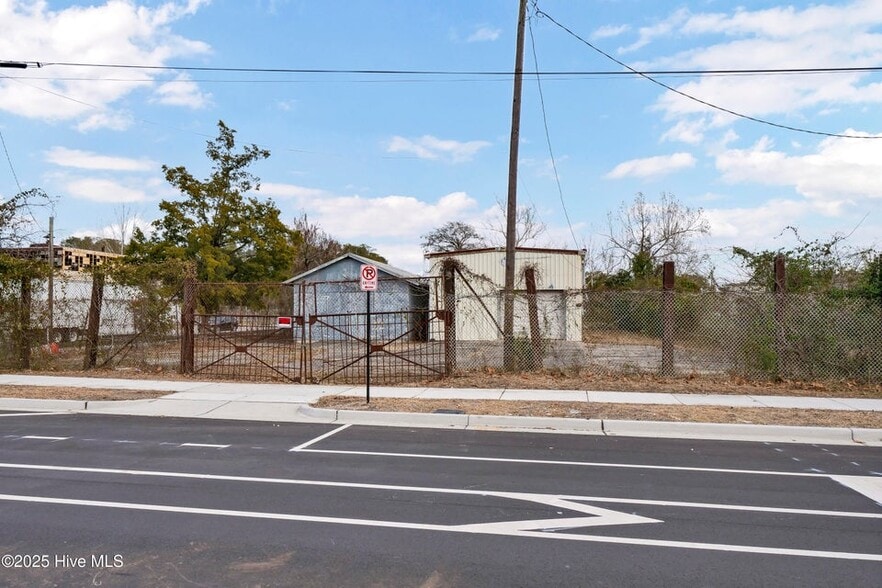 More Photos Of 1403 S 5th Ave, Wilmington Land For Sale
