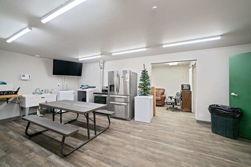 More Photos Of 7795 Thorpe Rd, Bozeman Industrial For Sale