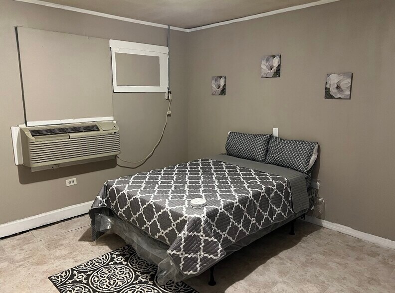 More Photos Of 1220 W 7th St, Texarkana Apartments For Sale