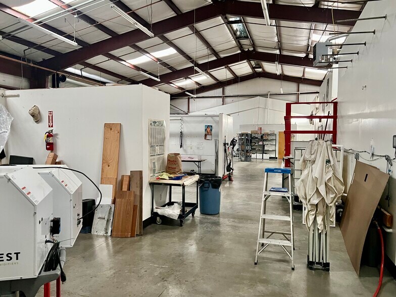 More Photos Of 2482 Progress Dr, Redding Manufacturing For Sale