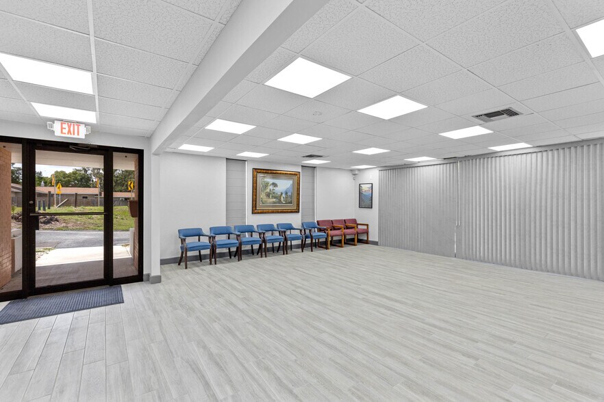 More Photos Of 901 N Grove St, Eustis Office For Sale