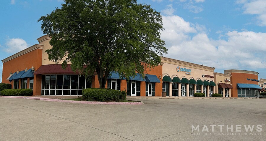 More Photos Of 7628-7674 McCart Ave, Fort Worth Unknown For Lease