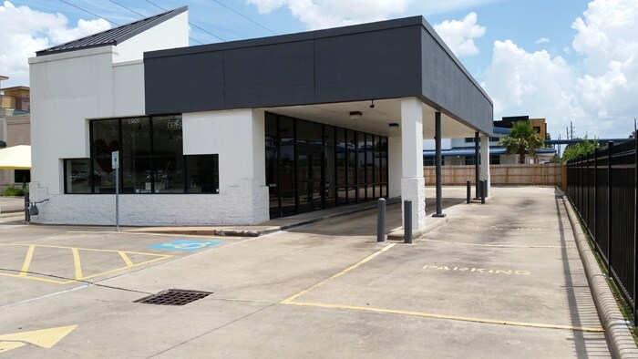Primary Photo Of 13429 Briar Forest Dr, Houston Fast Food For Lease