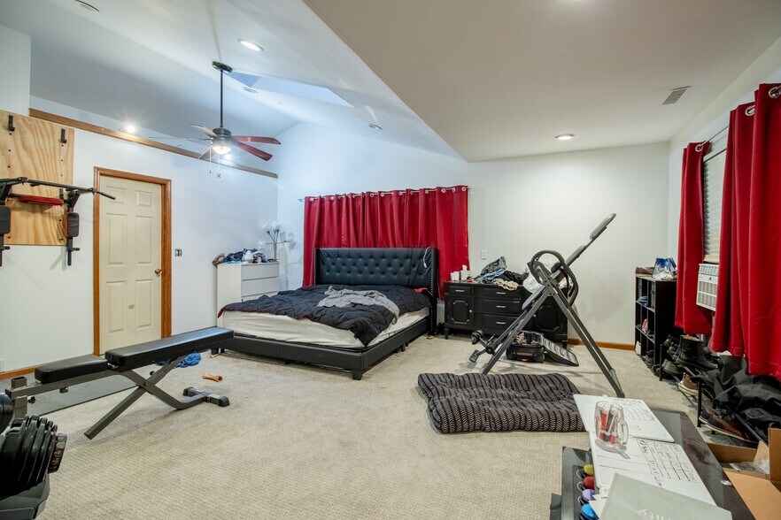 More Photos Of 40523 N Il Route 83, Antioch Apartments For Sale