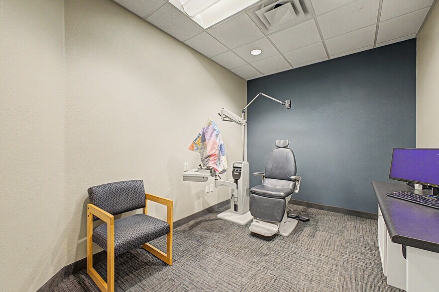More Photos Of 6262 E Broadway Rd, Mesa Medical For Lease