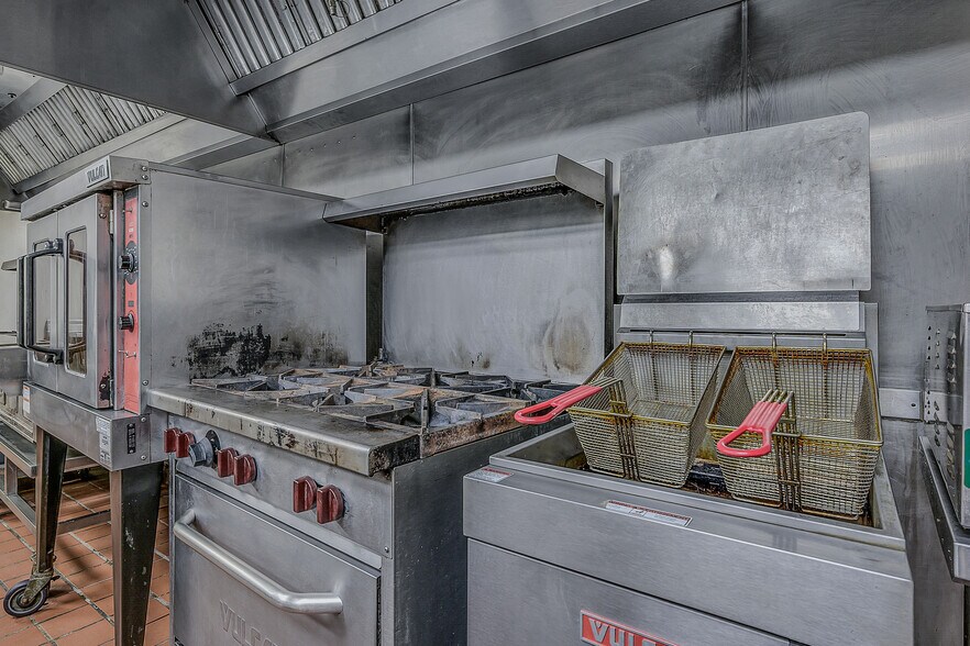 More Photos Of 821 Northern Blvd, Clarks Summit Restaurant For Sale