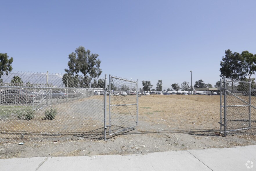 More Photos Of 14336 Valley Blvd, Fontana Land For Lease