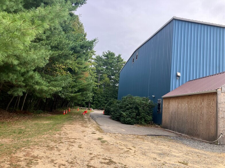 More Photos Of 185 Lafayette Rd, North Hampton Warehouse For Lease