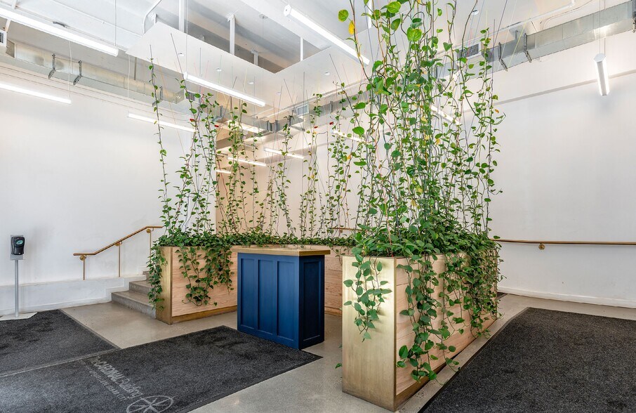 More Photos Of 21-01 51st Ave, Long Island City Office For Sale
