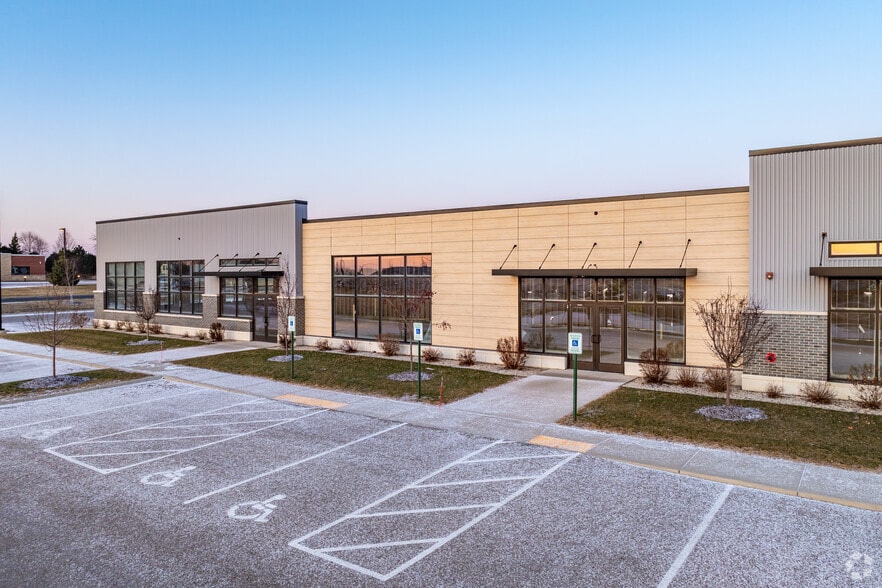 More Photos Of 110 Limestone Pass, Cottage Grove Freestanding For Lease