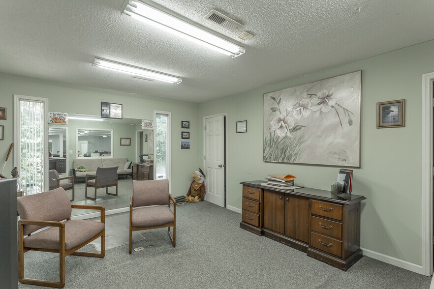 More Photos Of 4808 Hixson Pike, Hixson Office For Sale