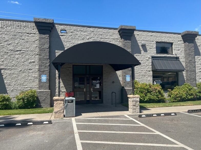 Primary Photo Of 1012 SE Cleveland Ave, Bend Storefront Retail Office For Lease