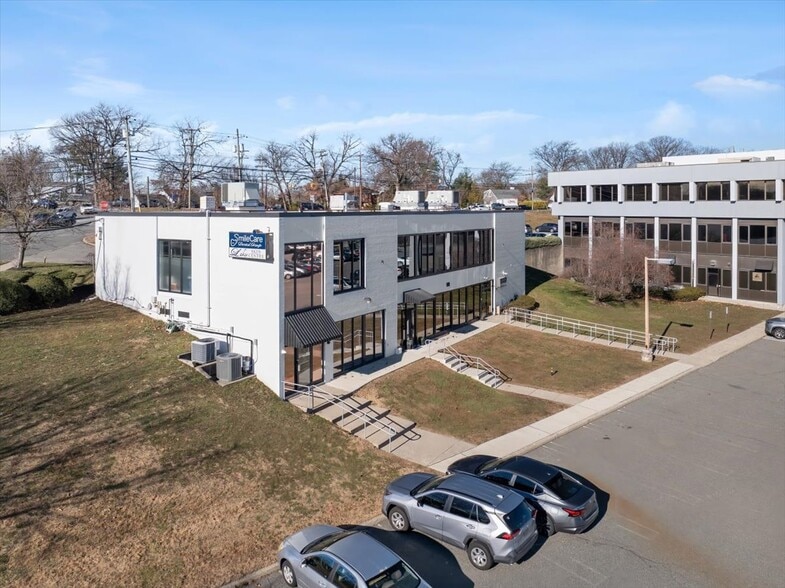 More Photos Of 2 Forest Ave, Paramus Medical For Lease