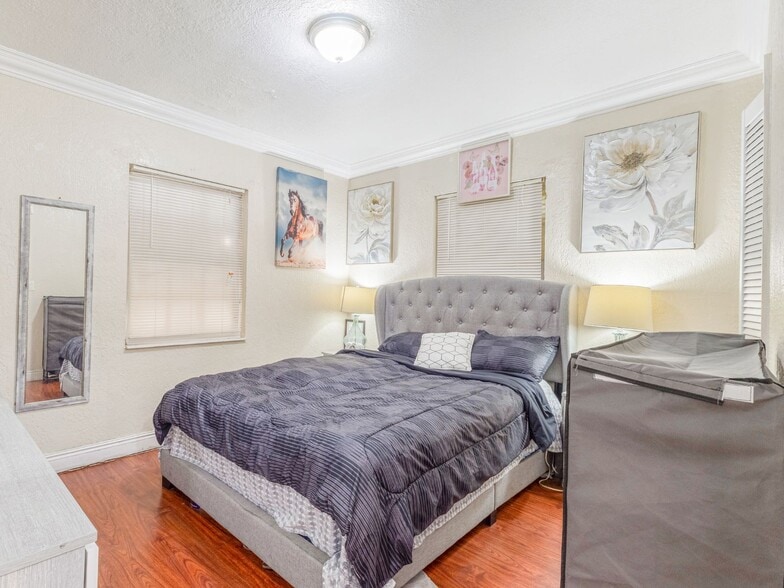 More Photos Of 3490 NW 32nd Ave, Miami General Retail For Sale