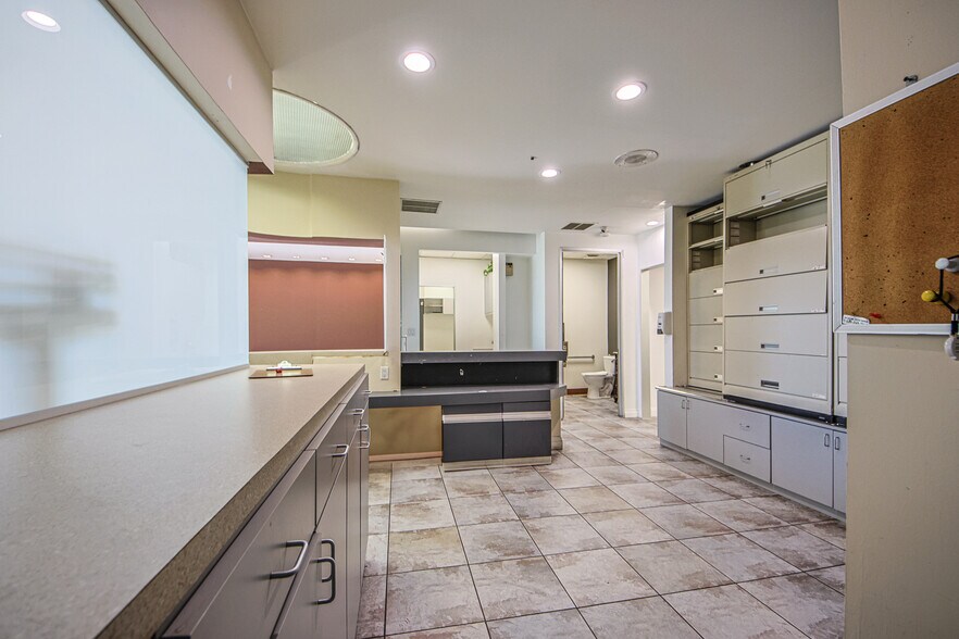 More Photos Of 18445 Vanowen St, Reseda Medical For Sale