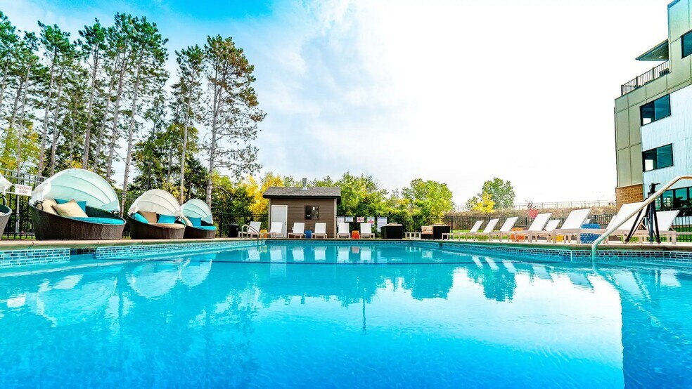 More Photos Of 1081 SW Fourth St, Forest Lake Apartments For Lease