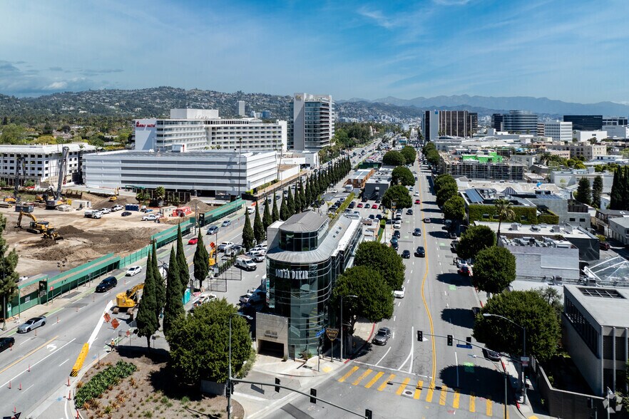 More Photos Of 9975 Santa Monica Blvd, Beverly Hills Loft Creative Space For Lease