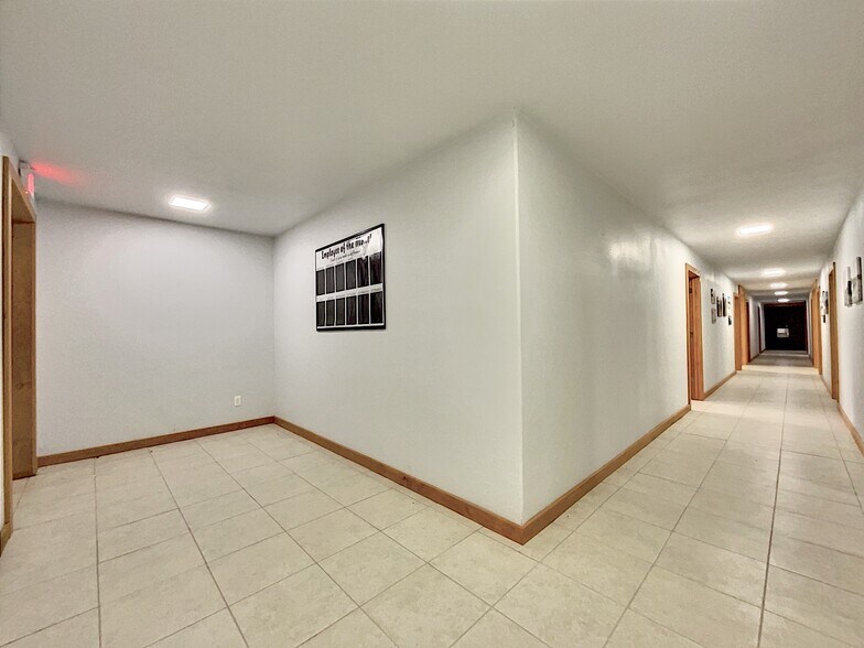 More Photos Of 201 Houston St, George West Warehouse For Lease