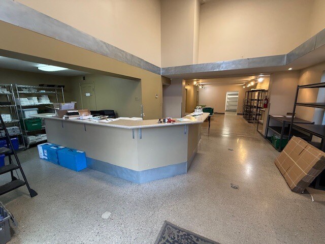 More Photos Of 3330 S 300 W, Salt Lake City Showroom For Lease