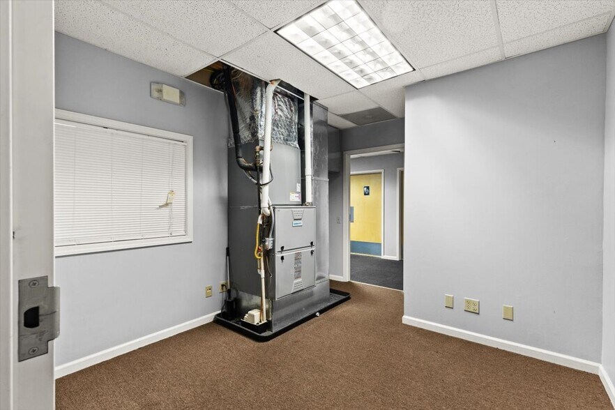 More Photos Of 617 Mulberry St, Elizabethtown Office For Sale