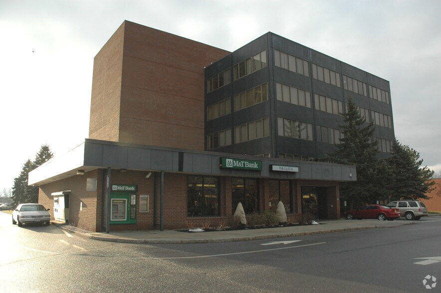 More Photos Of 125 Wolf Rd, Albany Medical For Lease