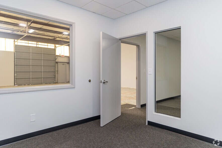 More Photos Of 5009-5015 W WT Harris Blvd, Charlotte Unknown For Lease