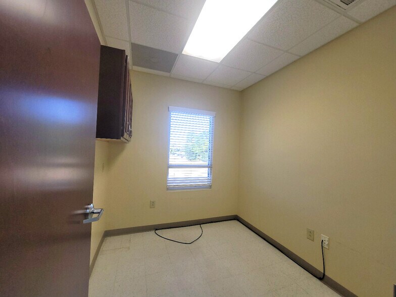 More Photos Of 2356 John Smith Rd, Fayetteville Medical For Lease