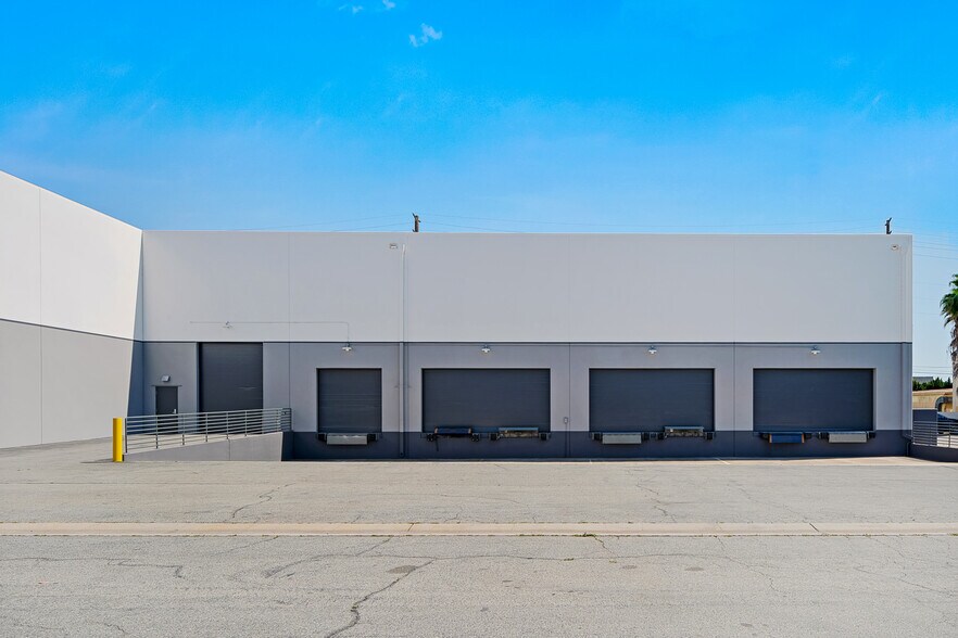 More Photos Of 10747 Norwalk Blvd, Santa Fe Springs Warehouse For Lease