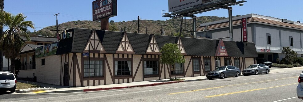 More Photos Of 2751 Colorado Blvd, Los Angeles Restaurant For Lease