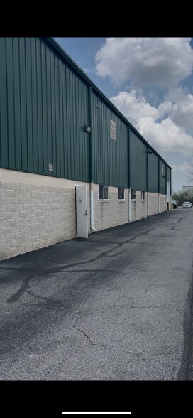 More Photos Of 7156 Sulier Dr, Temperance Manufacturing For Sale
