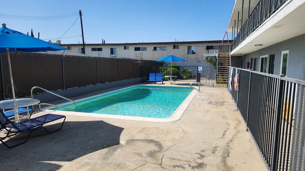 More Photos Of 5018-5029 Santa Ana St, Cudahy Apartments For Sale