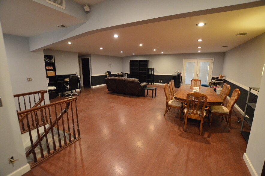 More Photos Of 982 County Road 979, Royse City Showroom For Lease