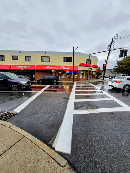 More Photos Of 881-889 Main St, Winchester Storefront Retail Office For Lease