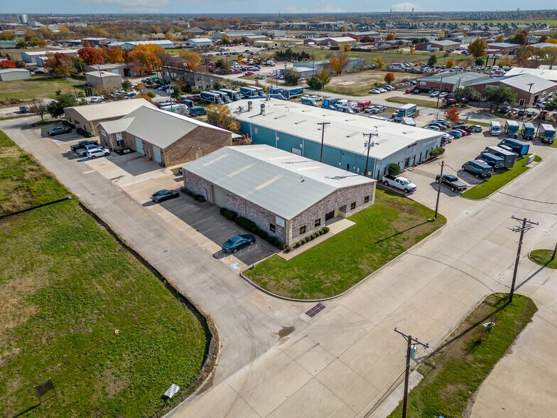 More Photos Of 10 Regency Dr, Wylie Light Distribution For Lease