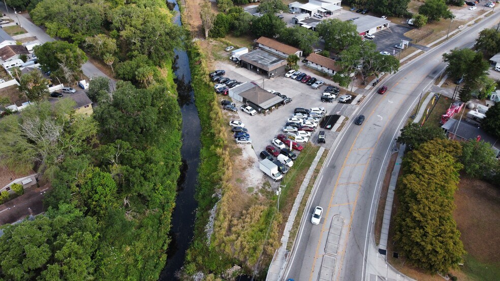 More Photos Of 3220 9th St W, Bradenton Auto Dealership For Sale