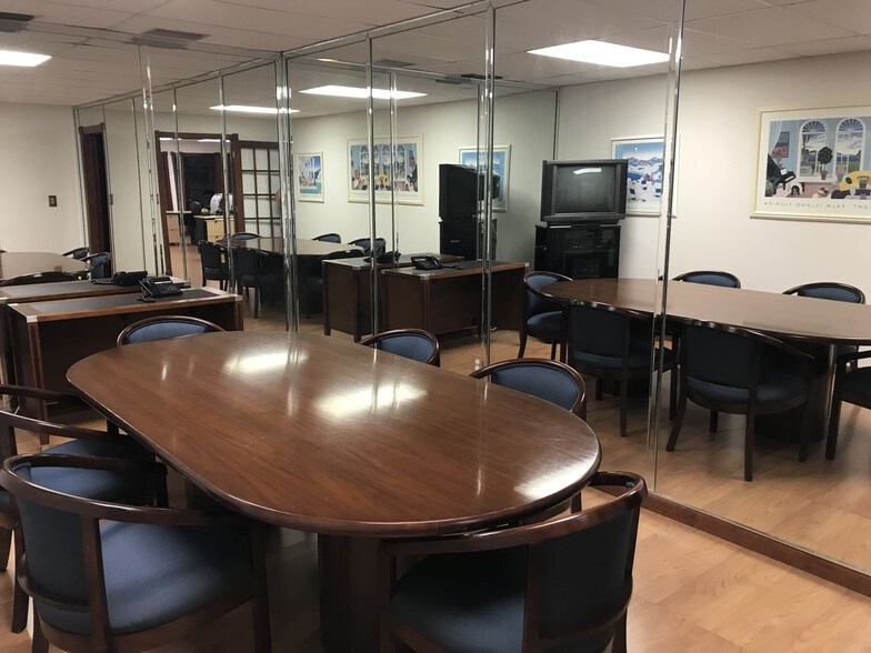 More Photos Of 2739 Hollywood Blvd, Hollywood Office Residential For Lease