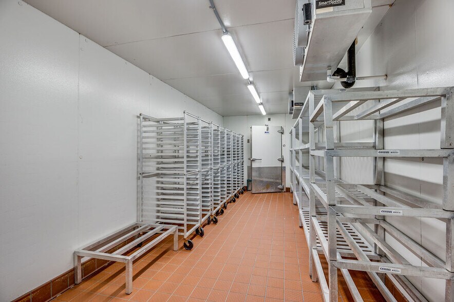 More Photos Of 2470 Gum Branch Rd, Jacksonville Restaurant For Sale