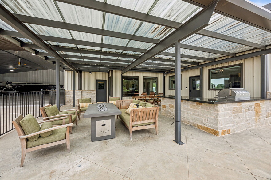 More Photos Of 863 Vz County 1508 rd, Van Airplane Hangar For Sale