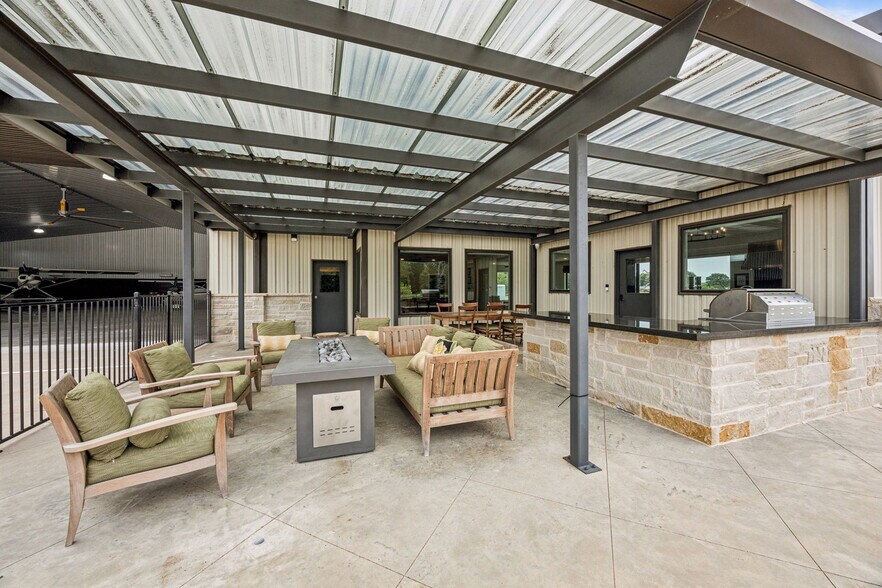 More Photos Of 863 VZ County Road 1508, Van Airplane Hangar For Sale