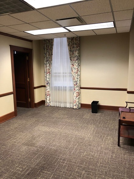 More Photos Of 934 3rd St, Alexandria Office Residential For Sale