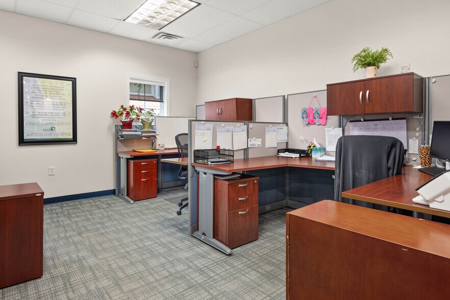 More Photos Of 12800 Hospitality Way, Ocean City Office For Sale