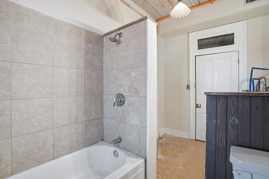 More Photos Of 419 E Henderson St, Cleburne Apartments For Sale