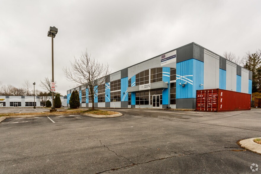 More Photos Of 2411-2425 Edge O Lake Dr, Antioch Storefront For Lease