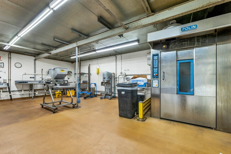 More Photos Of 22 Kendall Pond Rd, Derry Food Processing For Sale