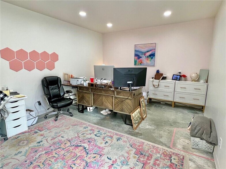 More Photos Of 110 W Mason St, Odessa Service For Sale